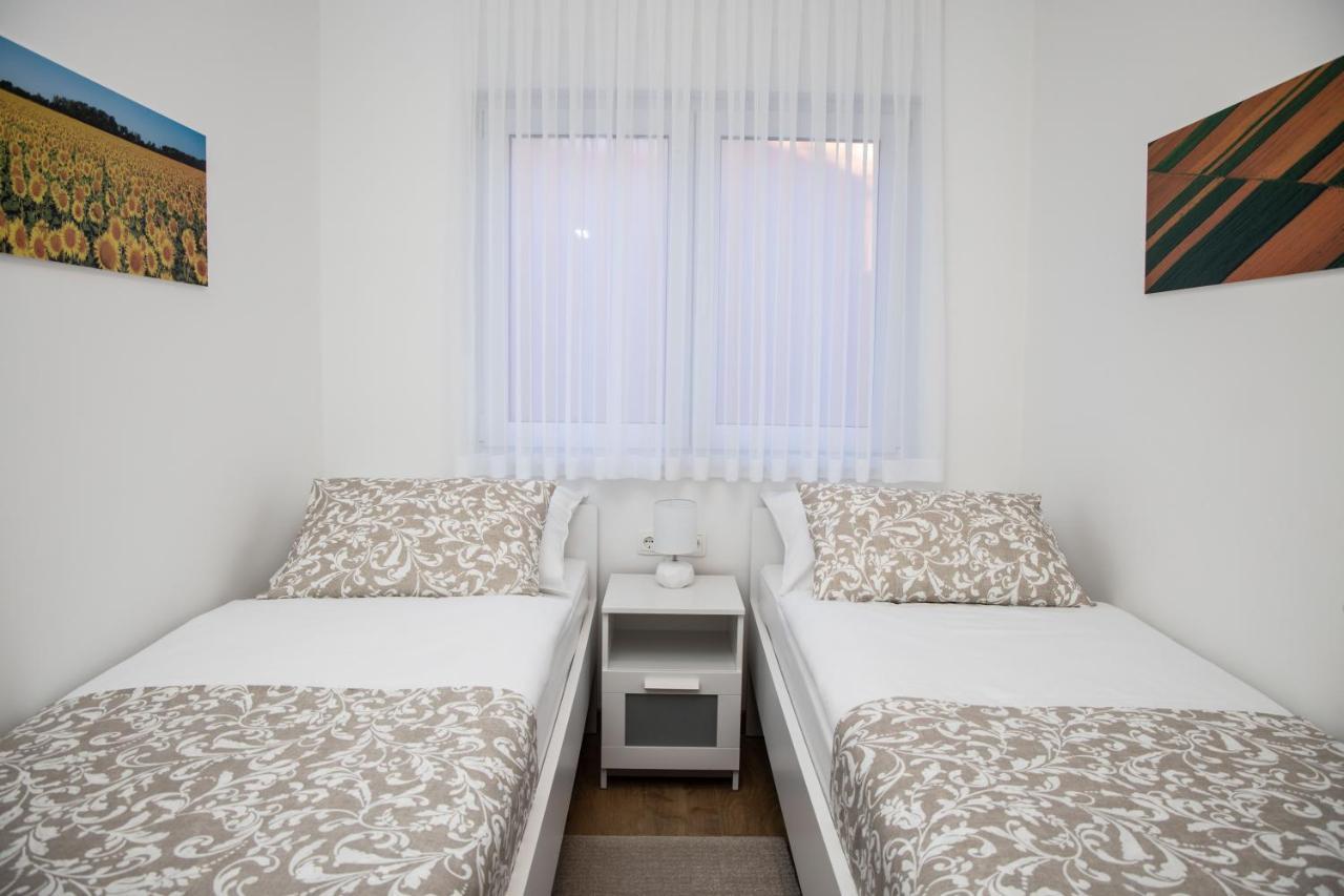 Apartmani Orion - Kasiopeja ヴィンコヴツィ エクステリア 写真
